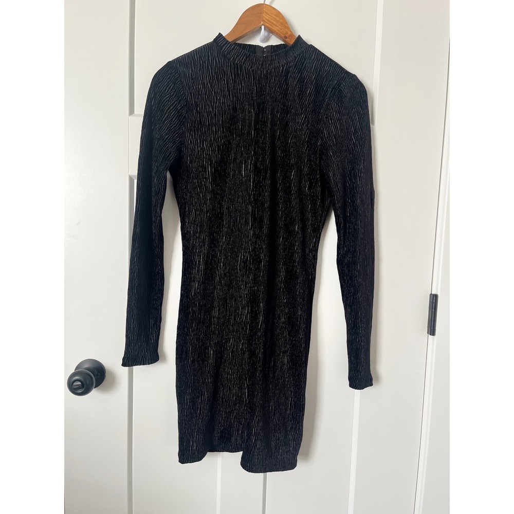 HM Divided Black Plisse Crinkle Top Long Sleeve Mock Neck Open Back Cutout